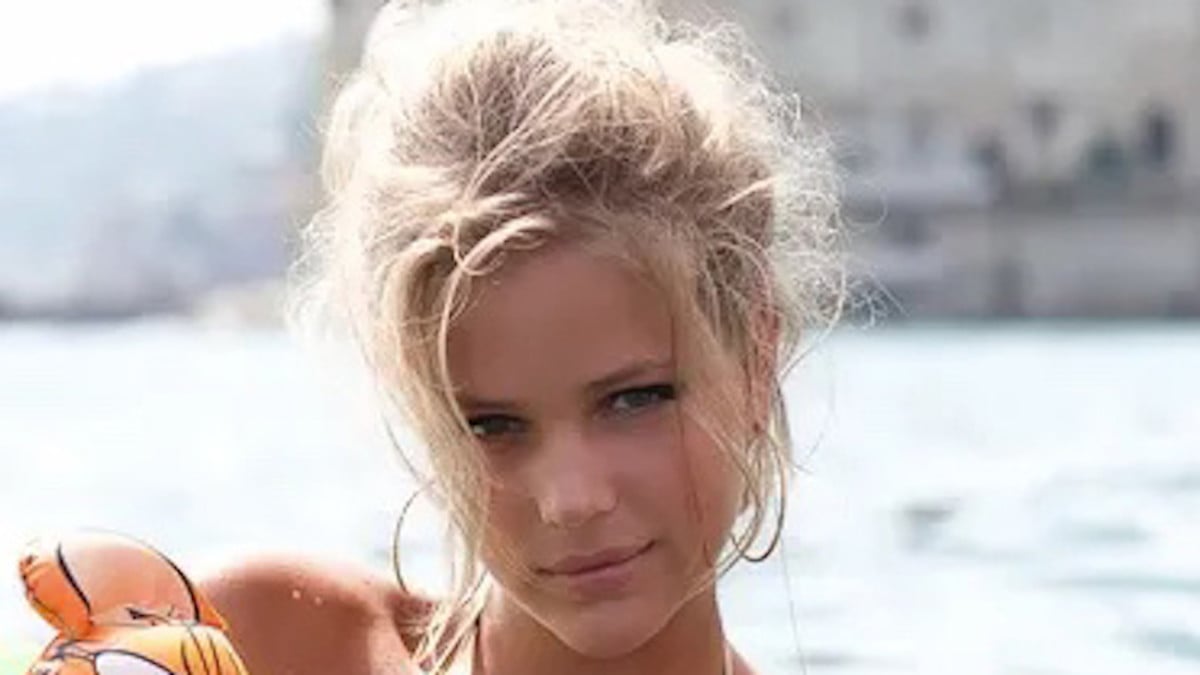 Featured image for "Esti Ginzburg's Stunning Coastal Photoshoot in Italy"