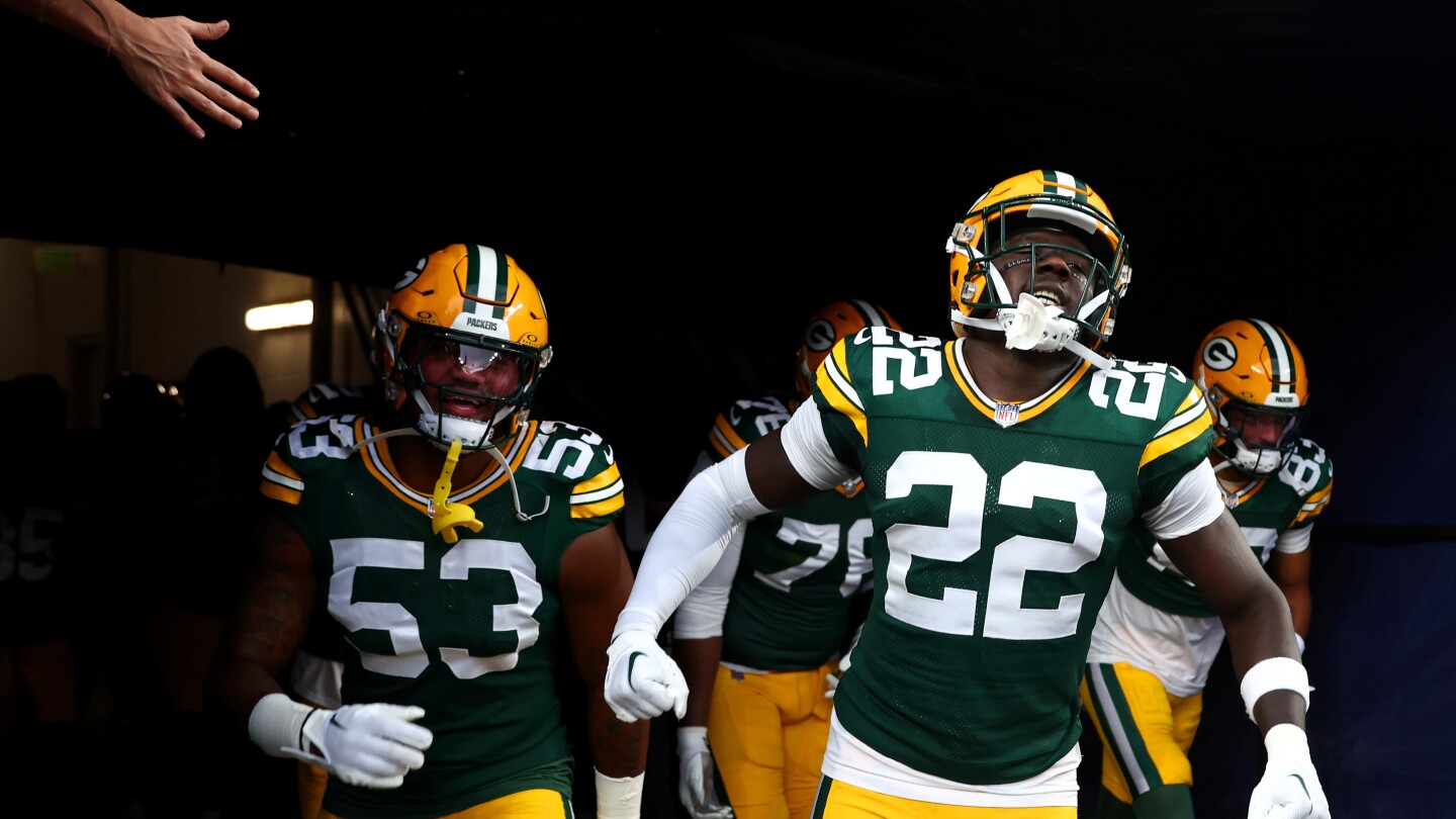 Featured image for Packers Reshuffle Roster Ahead of Bears Clash, Sign Rochell, Place Morgan on IR