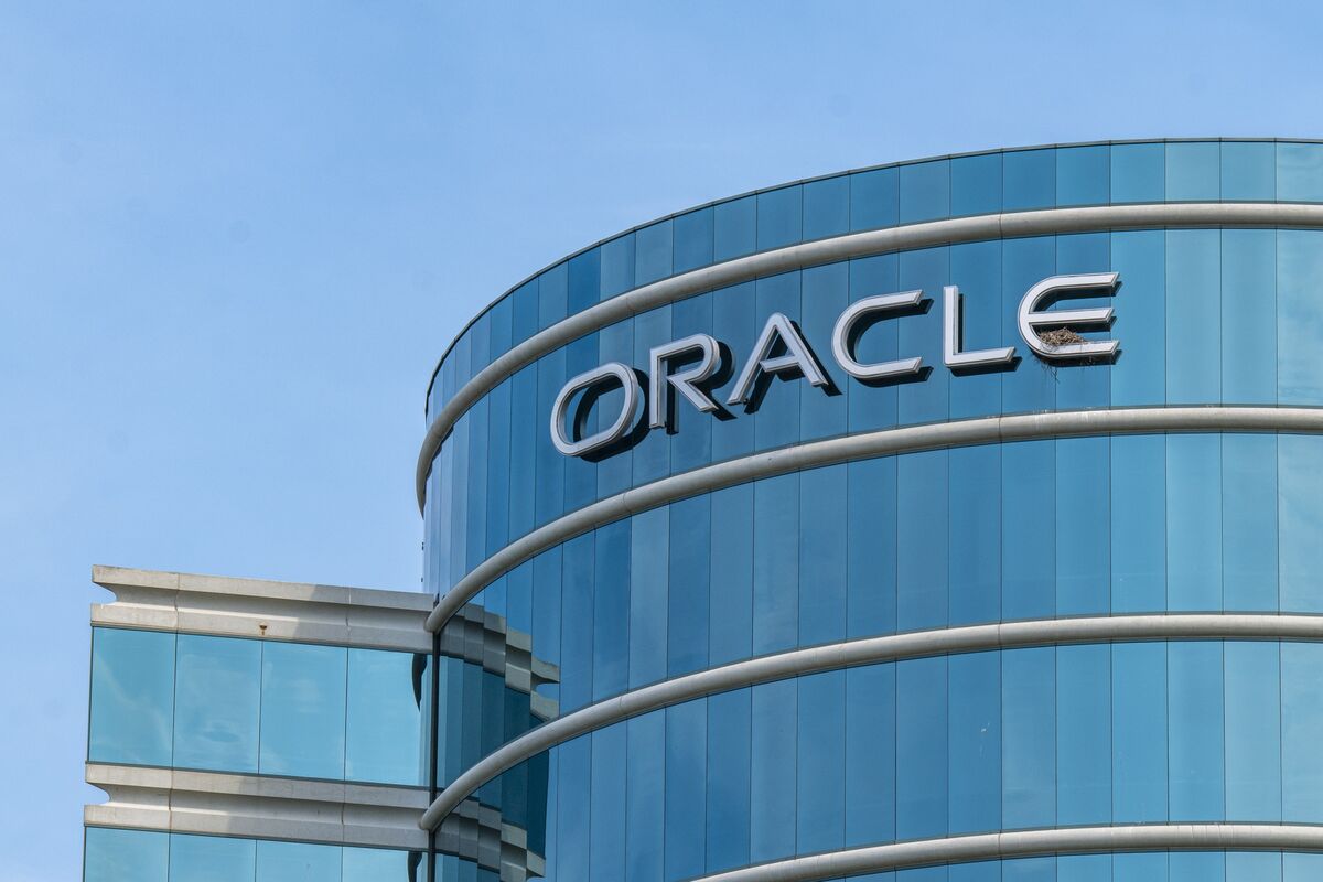 Featured image for Oracle-Linked Data Centers Prepare for $38 Billion Debt Sale
