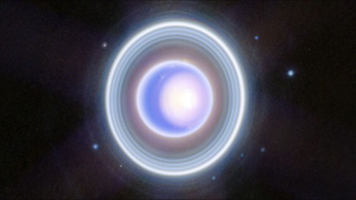 Featured image for "Surprising Discovery: Composition of Uranus and Neptune Reconsidered in New Study"