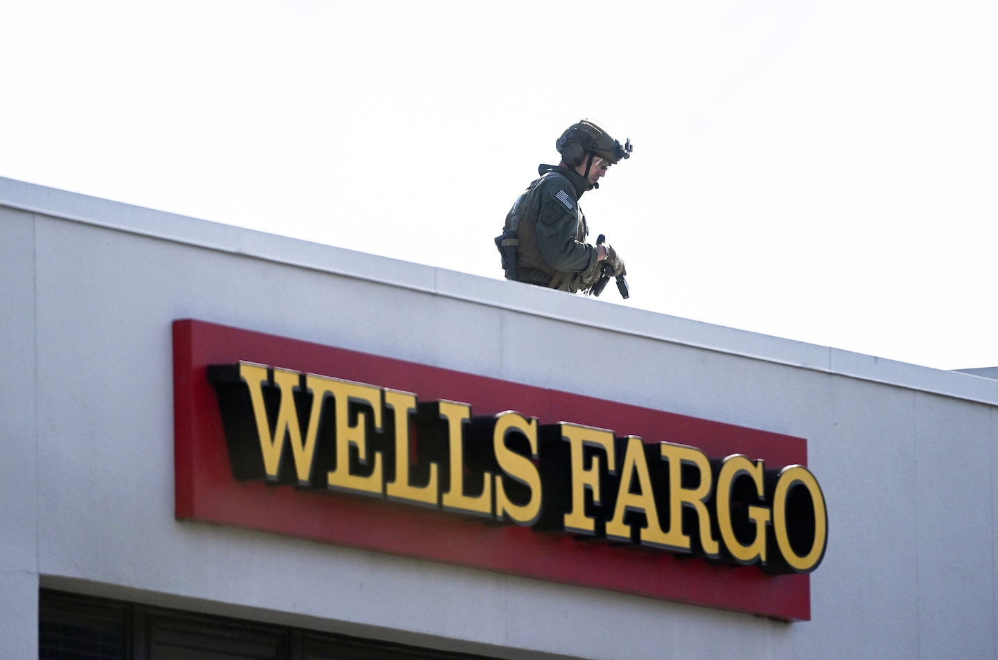 Arlington Bank Robbery Suspect Detained After Hostage Situation