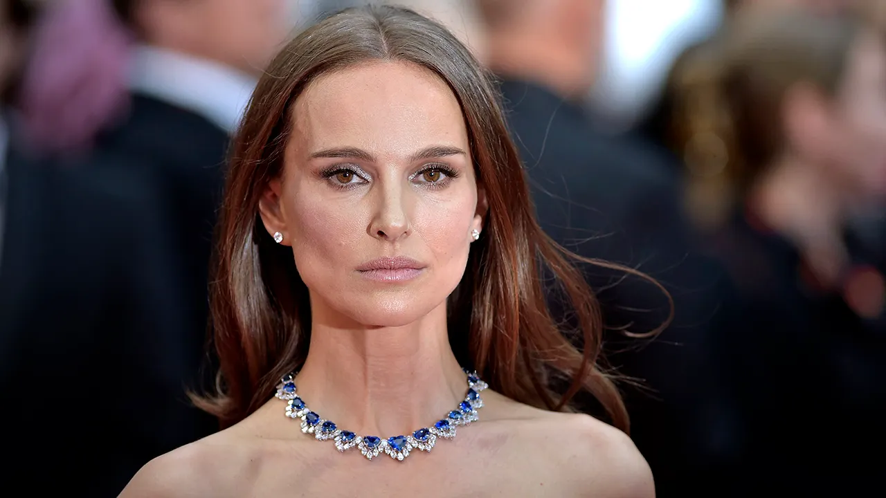 Featured image for Natalie Portman Credits Rihanna for Support During Divorce