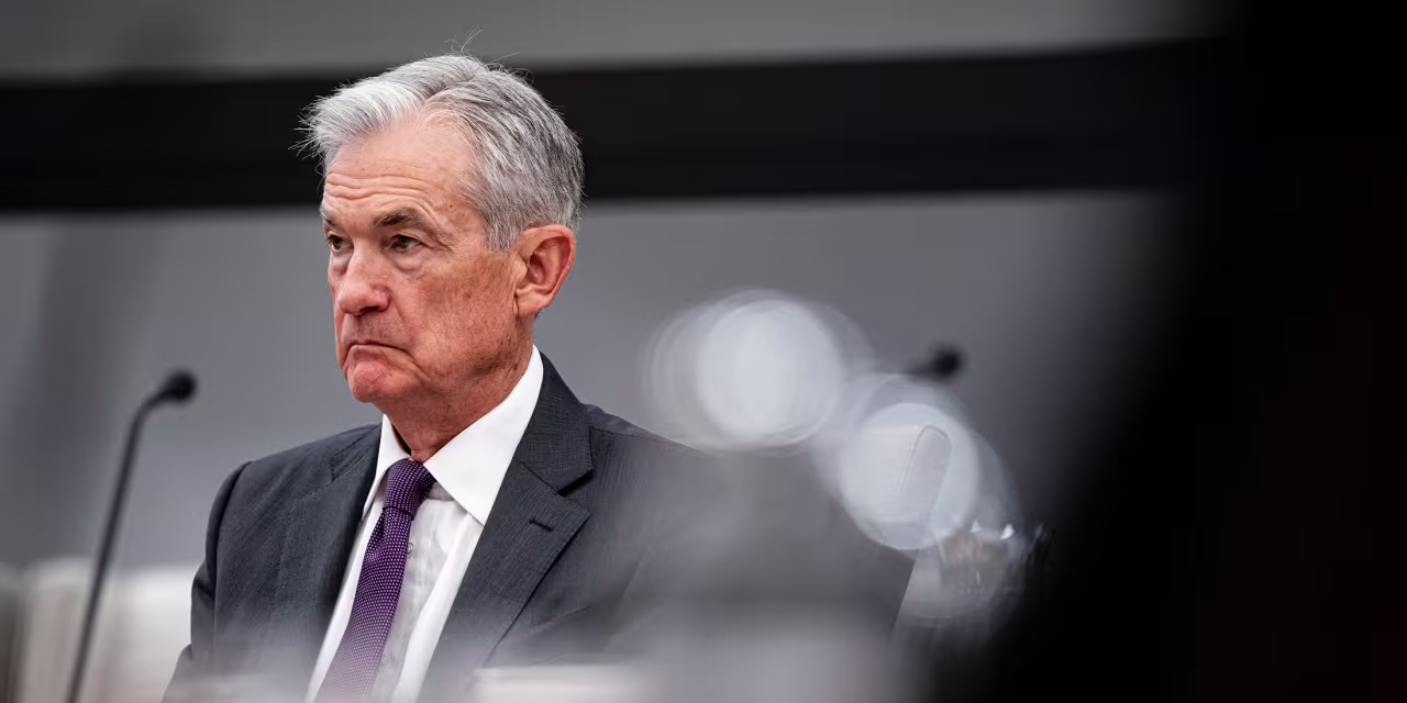 Global Central Bankers Back Fed's Powell Amid Dollar Dominance Concerns