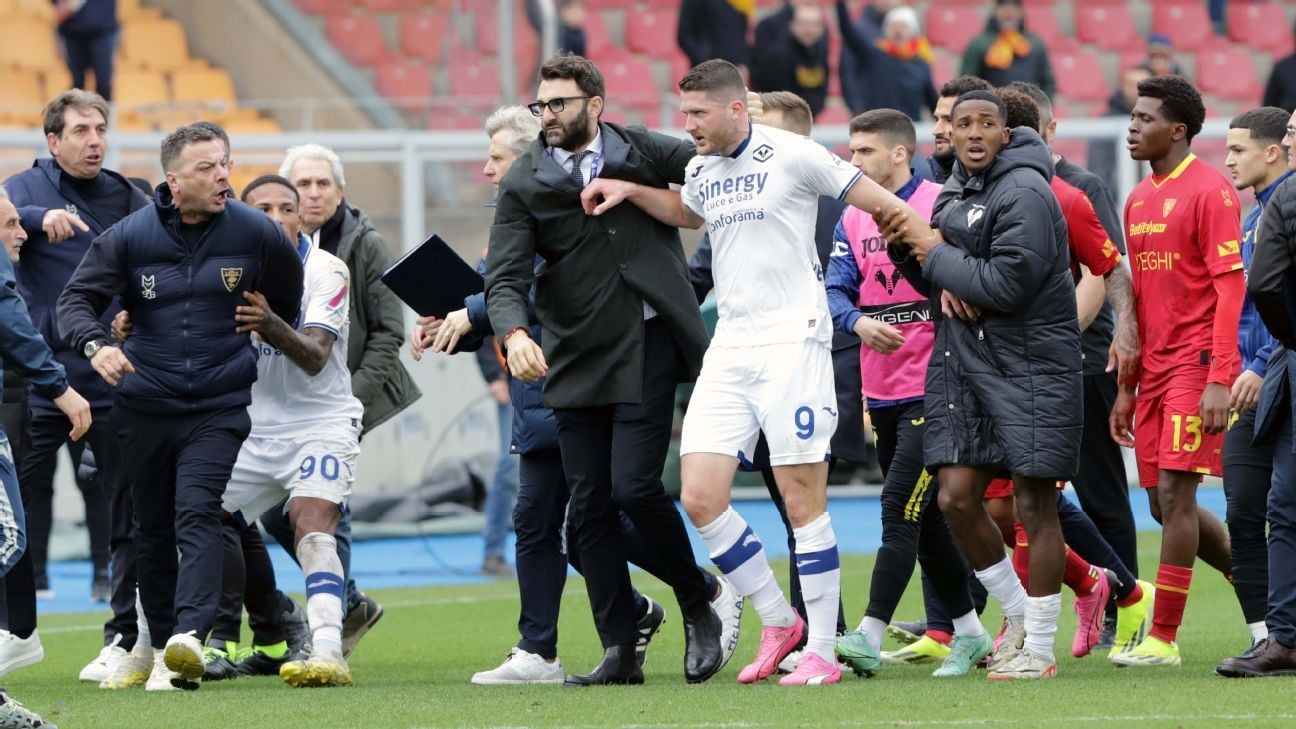 Featured image for Lecce Coach Headbutts Verona Striker in Serie A Match