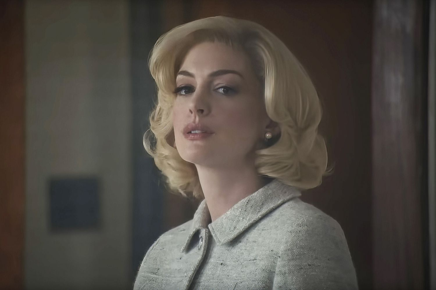 Anne Hathaway's Seductive Transformation in 'Eileen' Leaves Audiences Spellbound