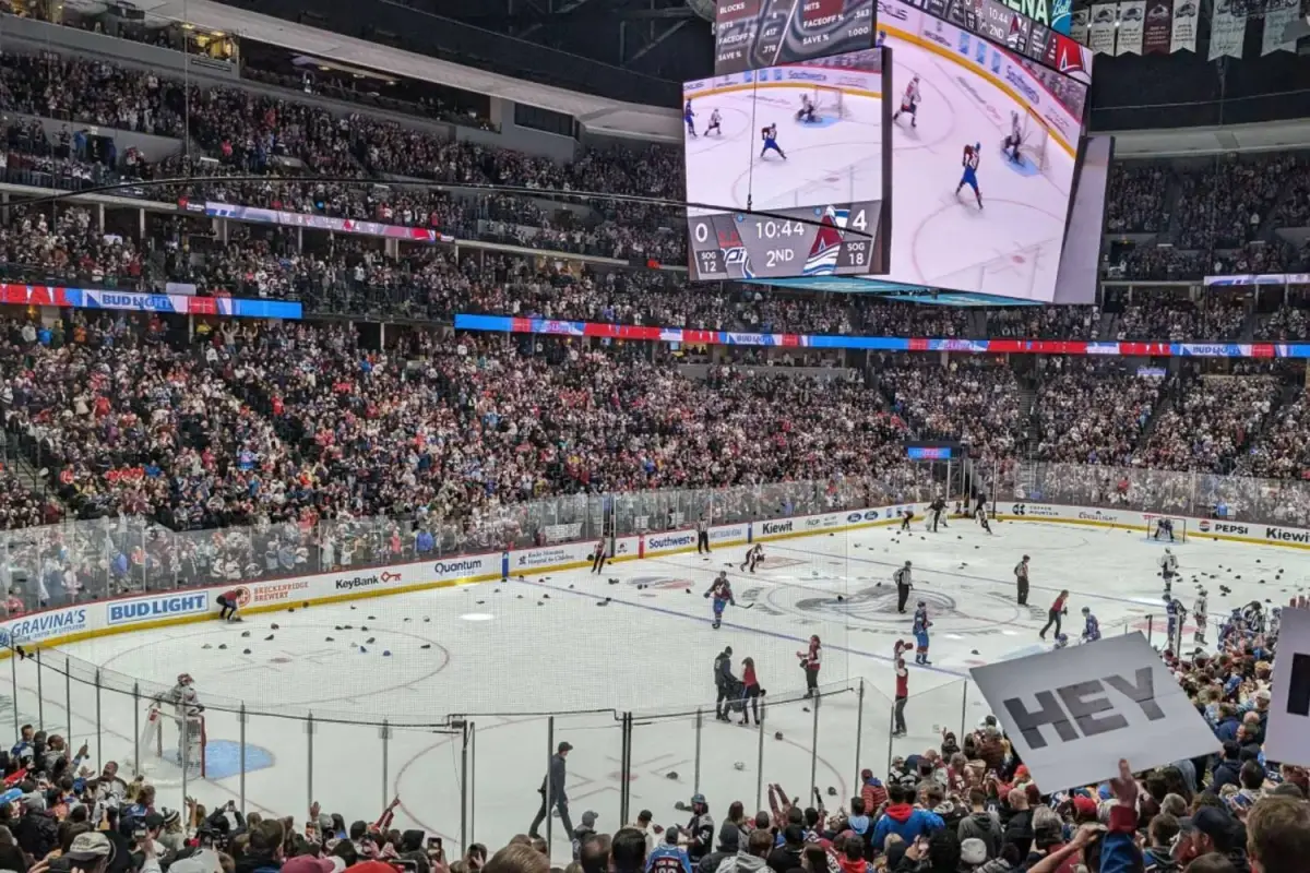 "Nathan MacKinnon's 4-Goal Performance Leads Avalanche to 6-2 Victory Over Capitals"