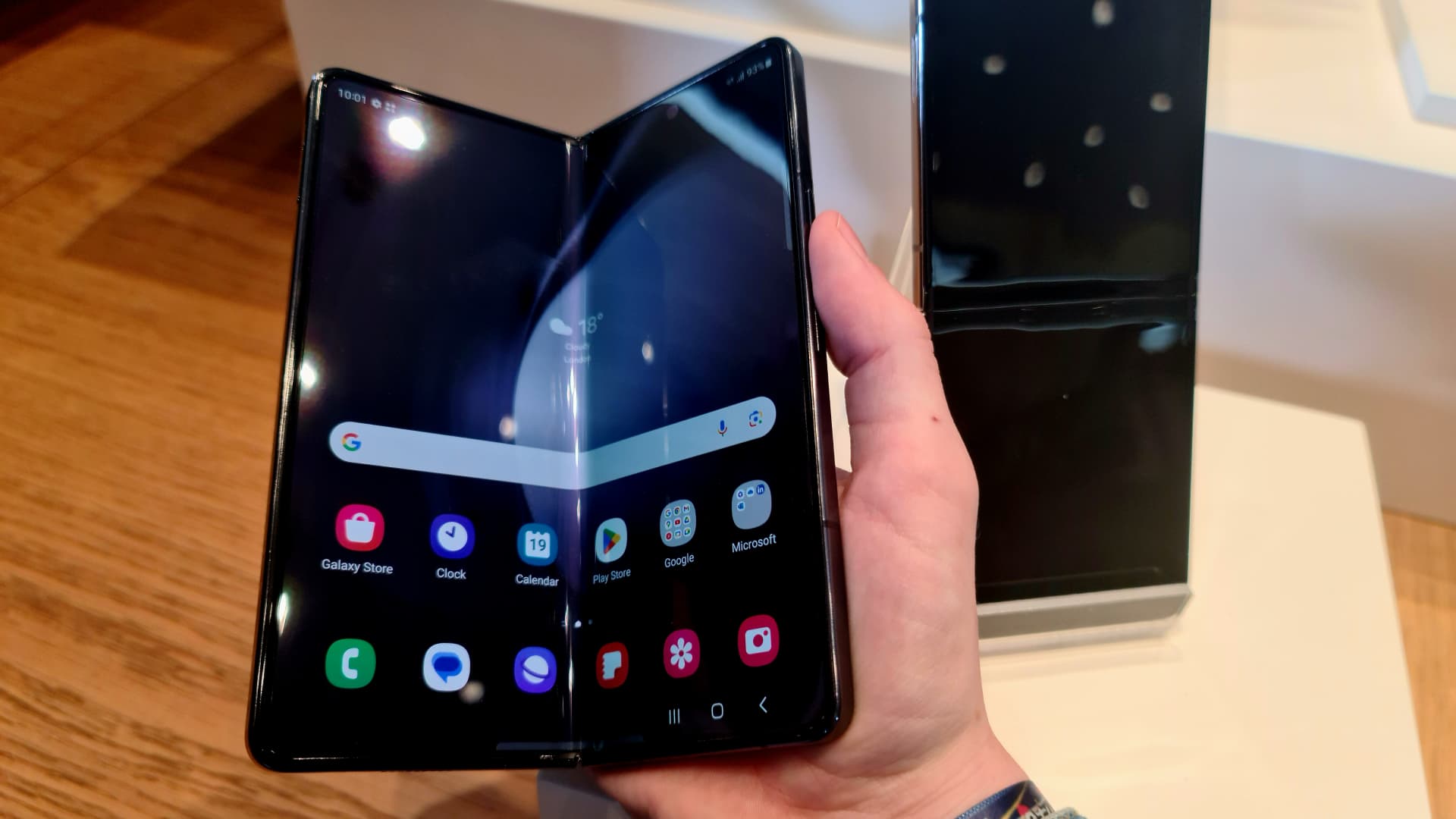 Featured image for "Samsung's New Folding Smartphones: A Make or Break Moment for the Future of Foldable Phones"