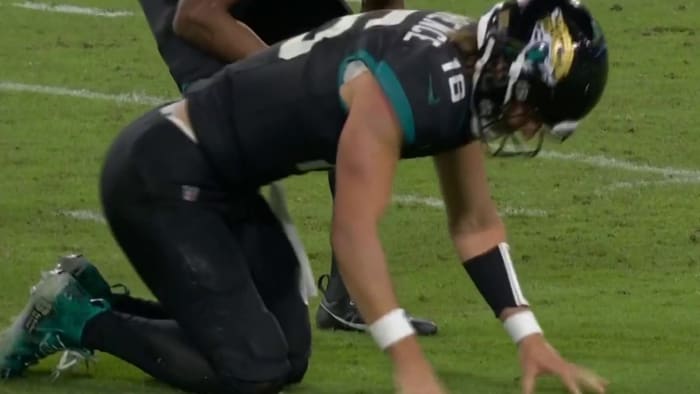 Featured image for "Trevor Lawrence's High Ankle Sprain: A Medical Perspective and Fan Concerns"