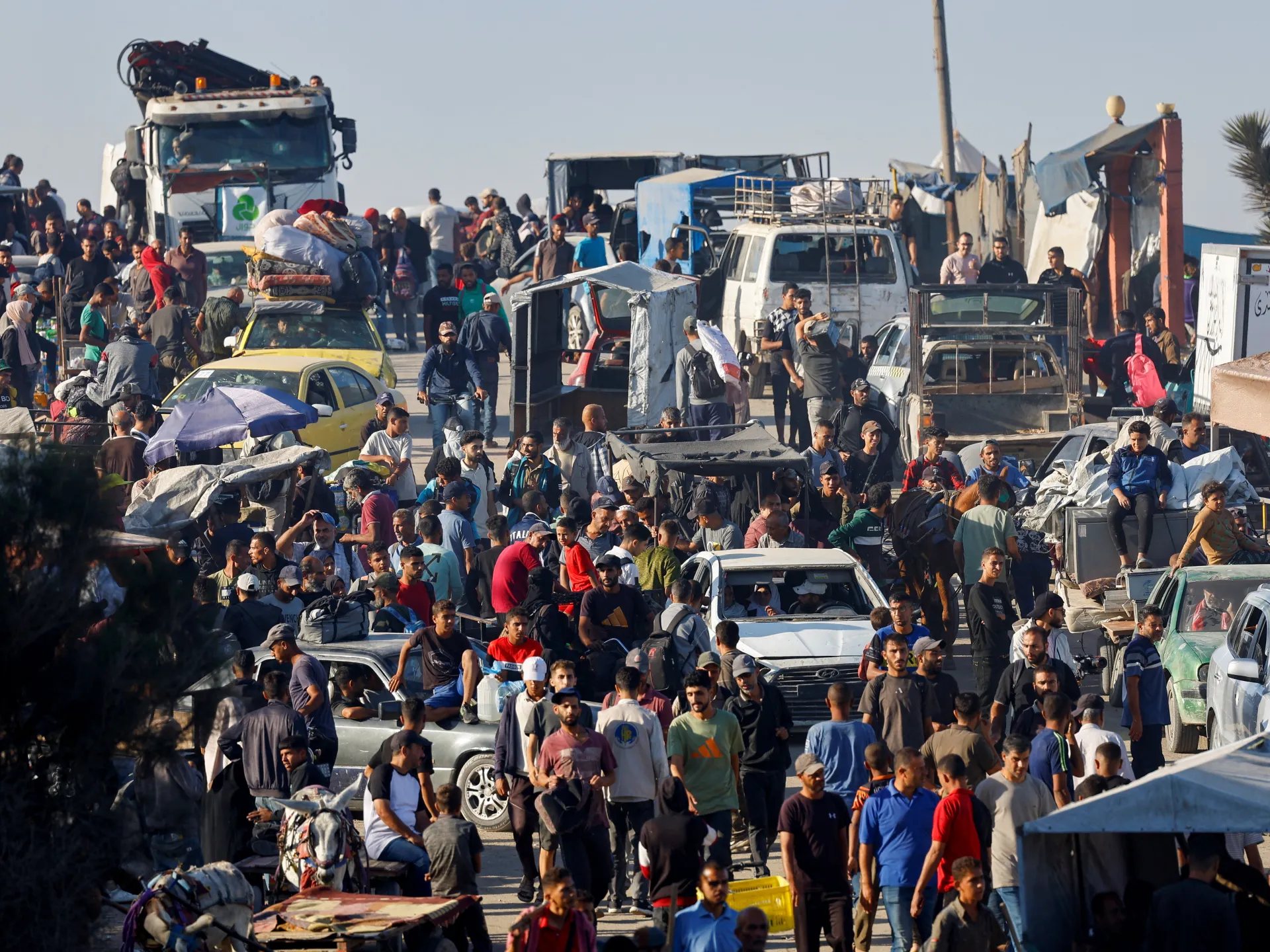 Featured image for Gaza Ceasefire Sparks Return of Residents Amid Ongoing Hostage Crisis