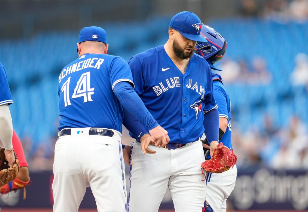 Featured image for Blue Jays demote struggling Alek Manoah to rookie-level league.