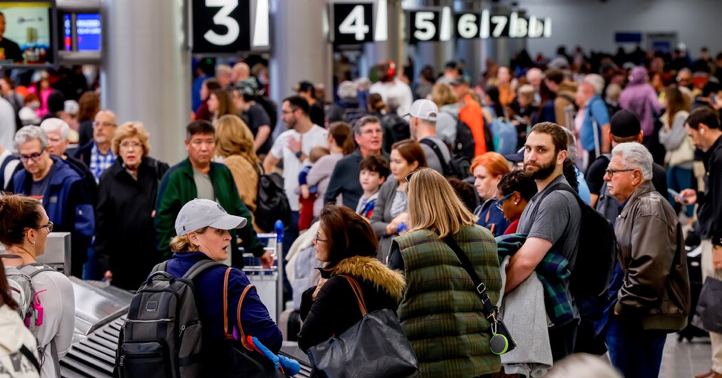 Featured image for Navigating Thanksgiving Travel: Tips Amid Record Journeys and Low Gas Prices