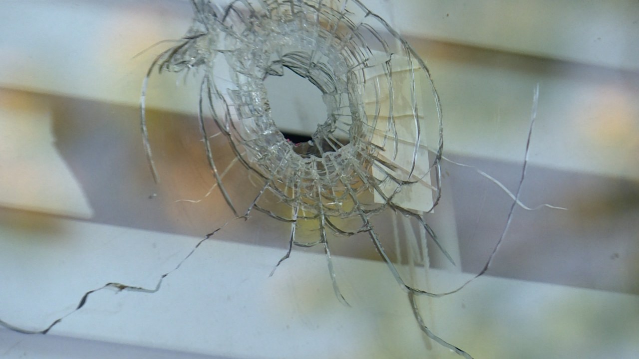 "Chaos in Southeast Austin: APD Officer Shot During Welfare Check"
