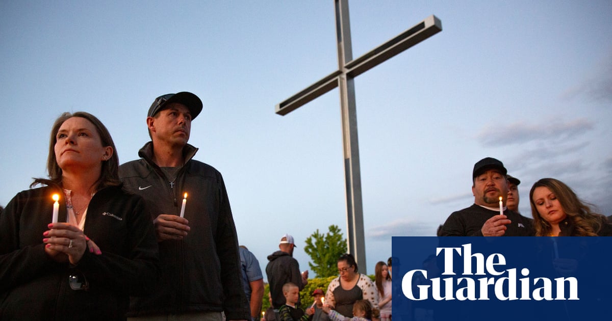 Teen gunman uses multiple firearms in New Mexico shooting