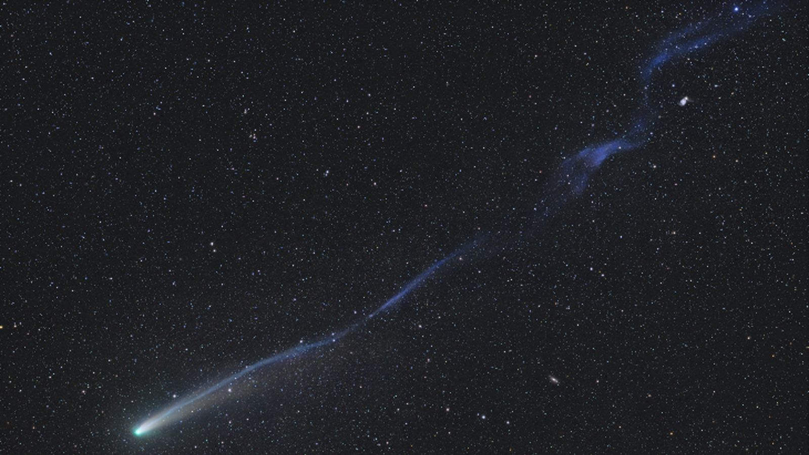 Featured image for Guide to Viewing Comet Lemmon and Its Bright Tail This October
