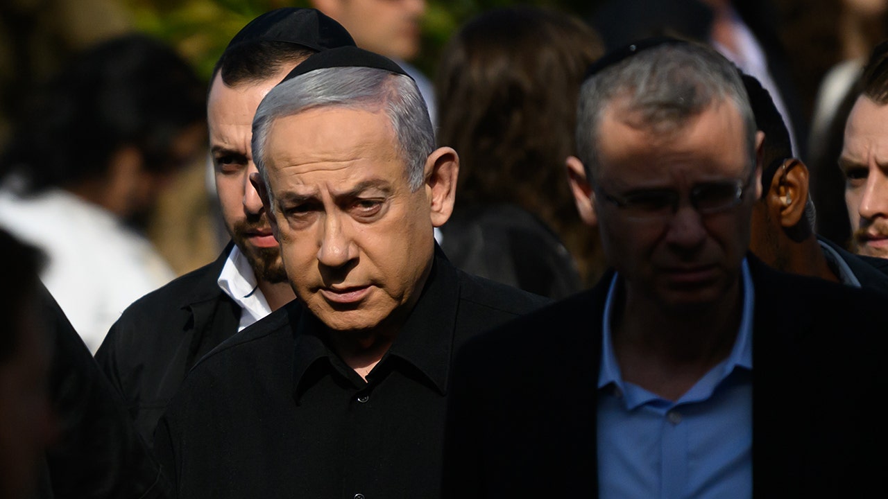 "Israeli Leaders Call for Immediate Removal of Netanyahu Amid Collapsing Support"