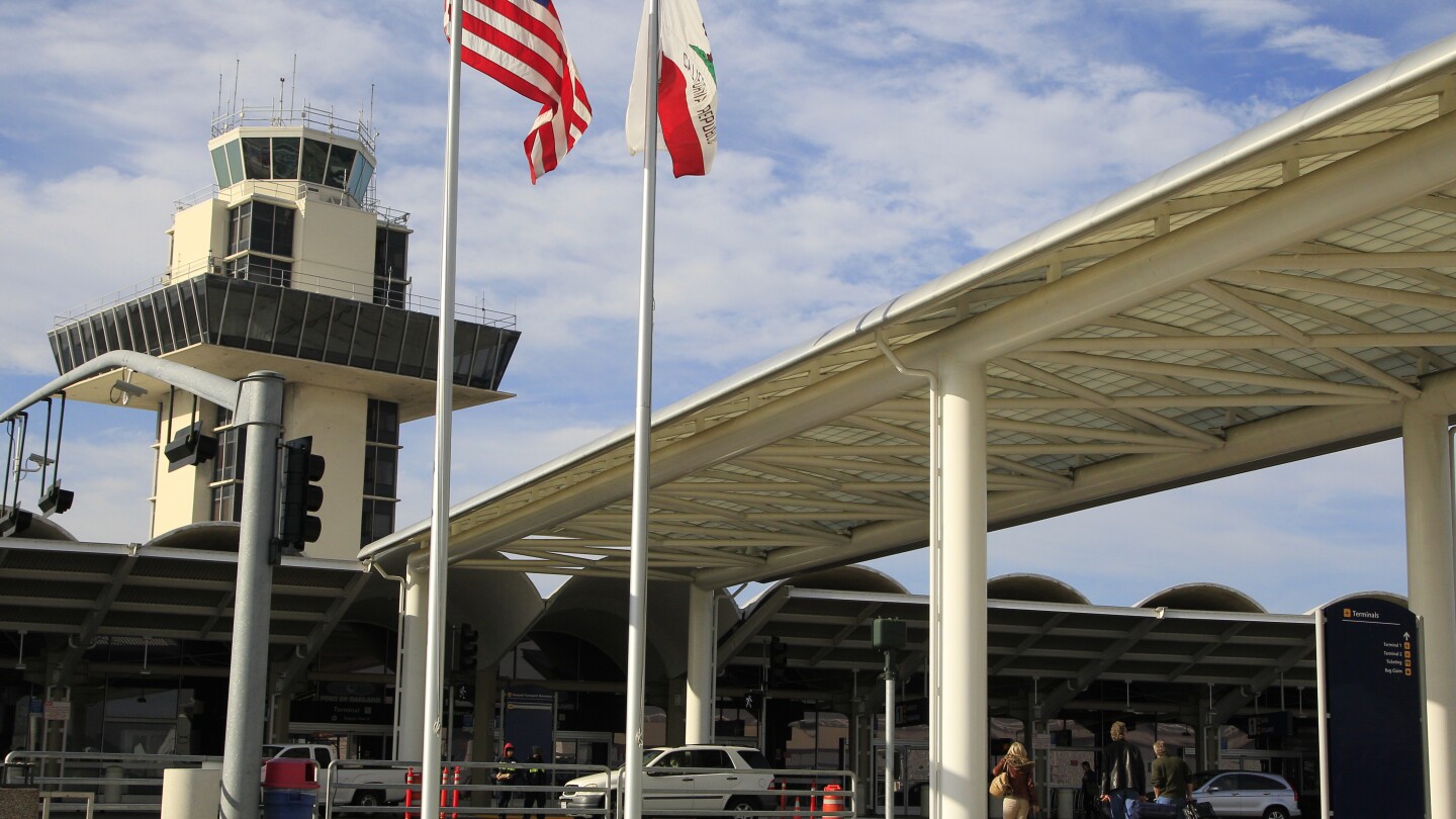 Oakland Airport Renamed to Include 'San Francisco'