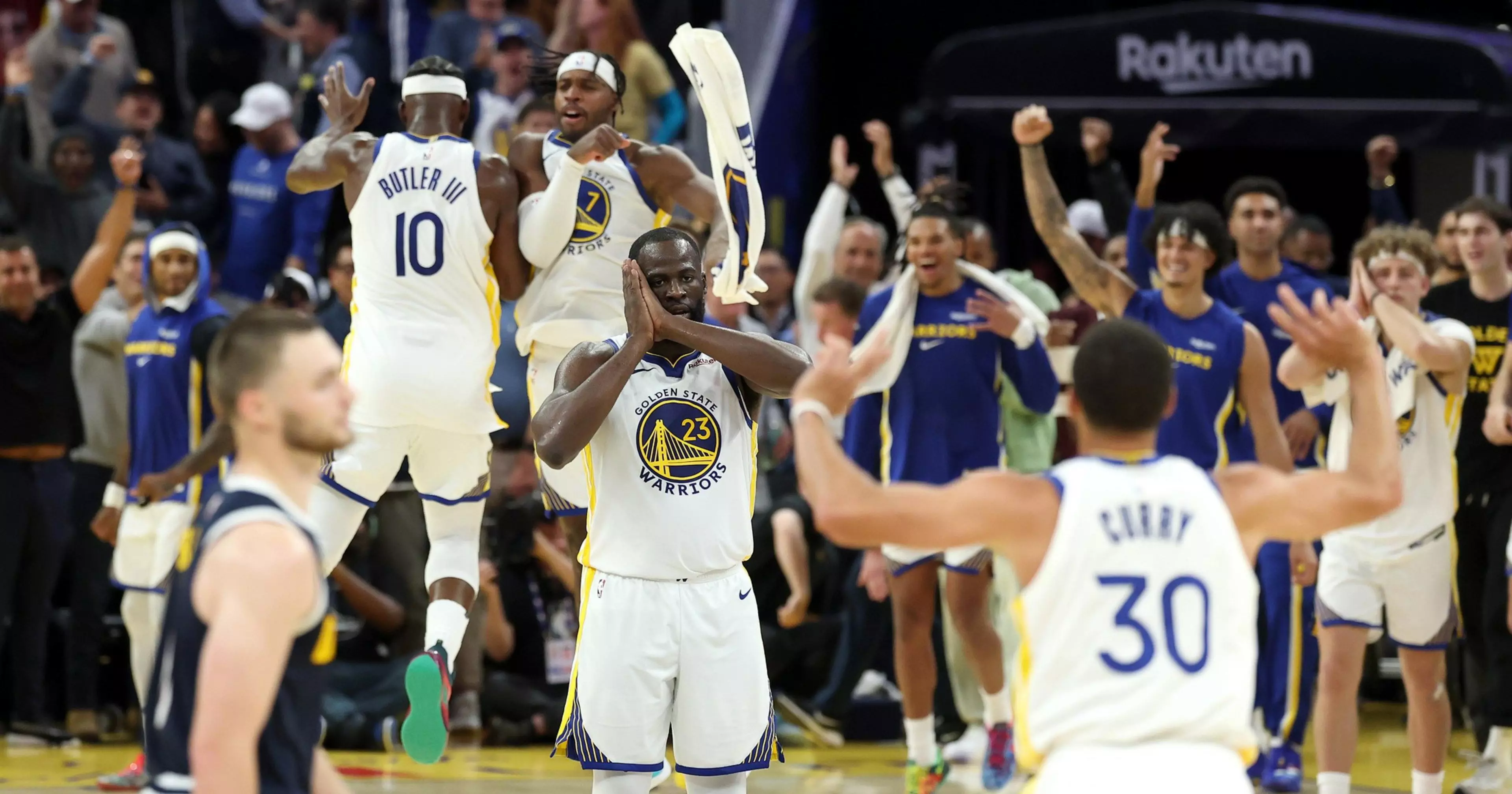 Featured image for Warriors' Thrilling Victory Highlights Curry and Green’s Impact