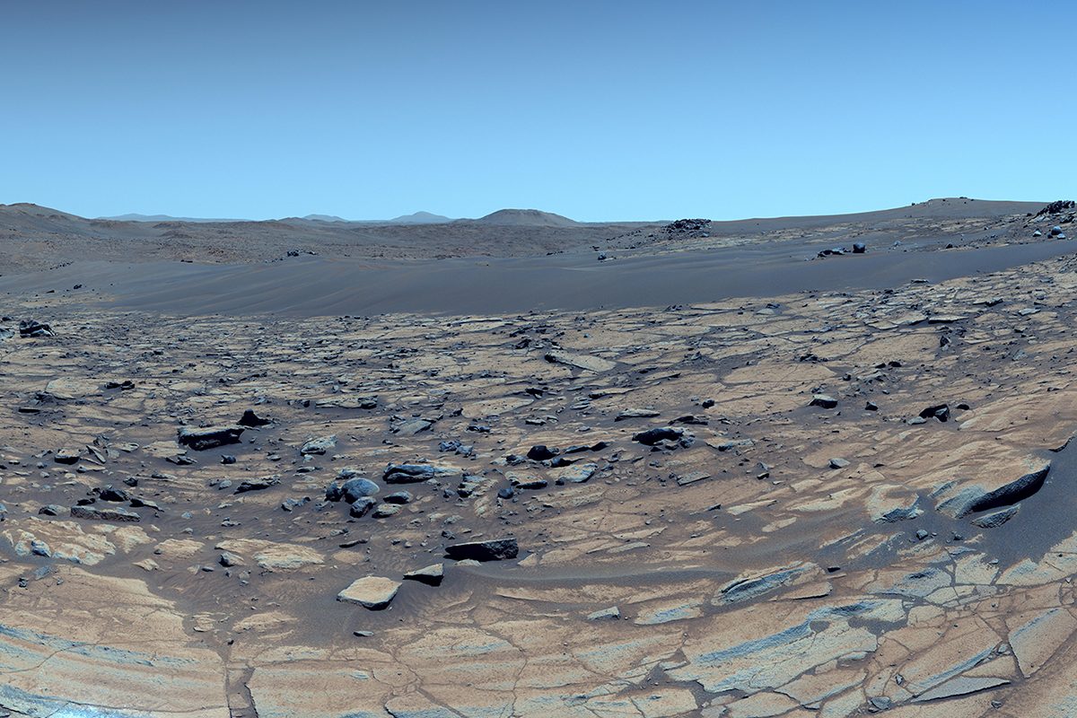 Featured image for NASA Rover Captures Sharpest Panorama of Mars' Clear Skies