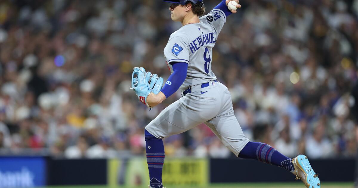 Padres Dominate Dodgers in Early Rout, Cease Shines