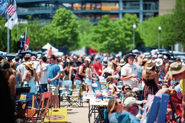 Featured image for Kenny Chesney Draws Thousands to Pittsburgh Concert