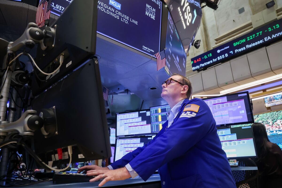 Featured image for US Junk Bonds Suffer Biggest Losses in Six Months as Spreads Widen