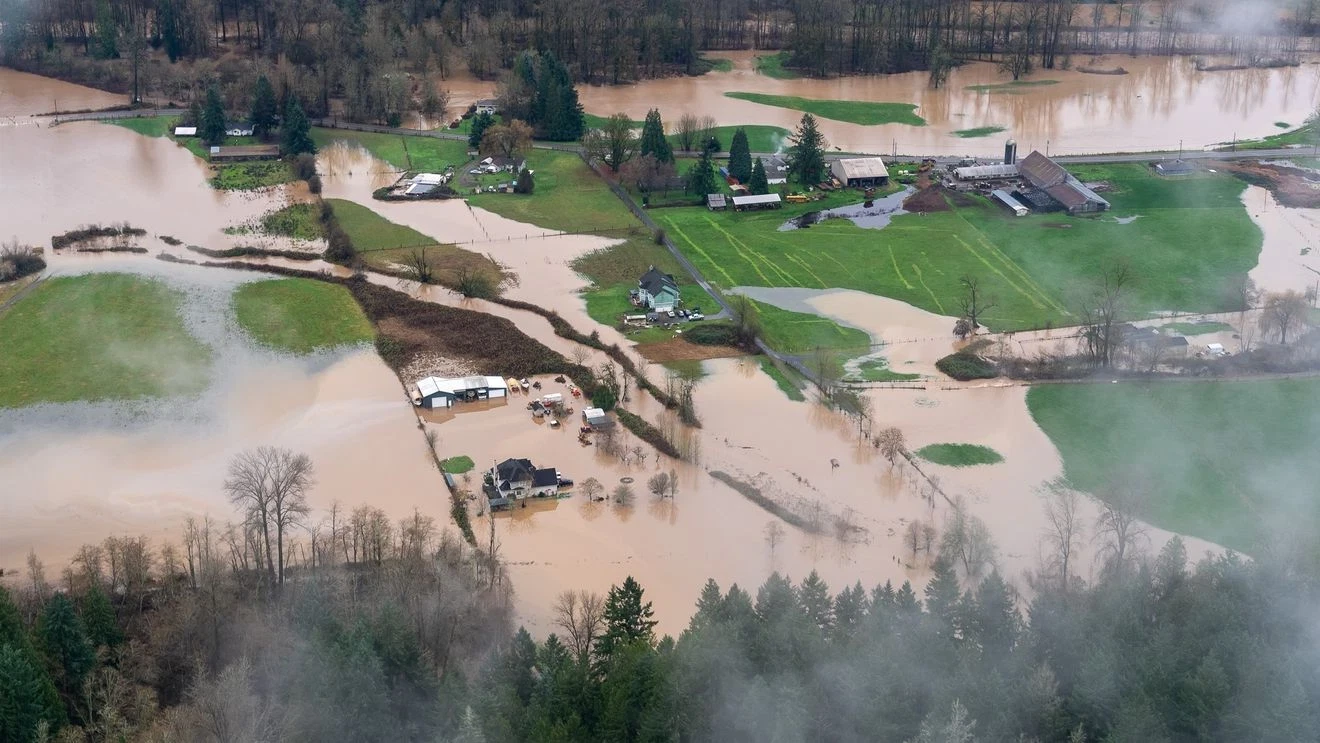Featured image for Auburn and WA Roads Closed Amid Severe Flooding and Evacuations