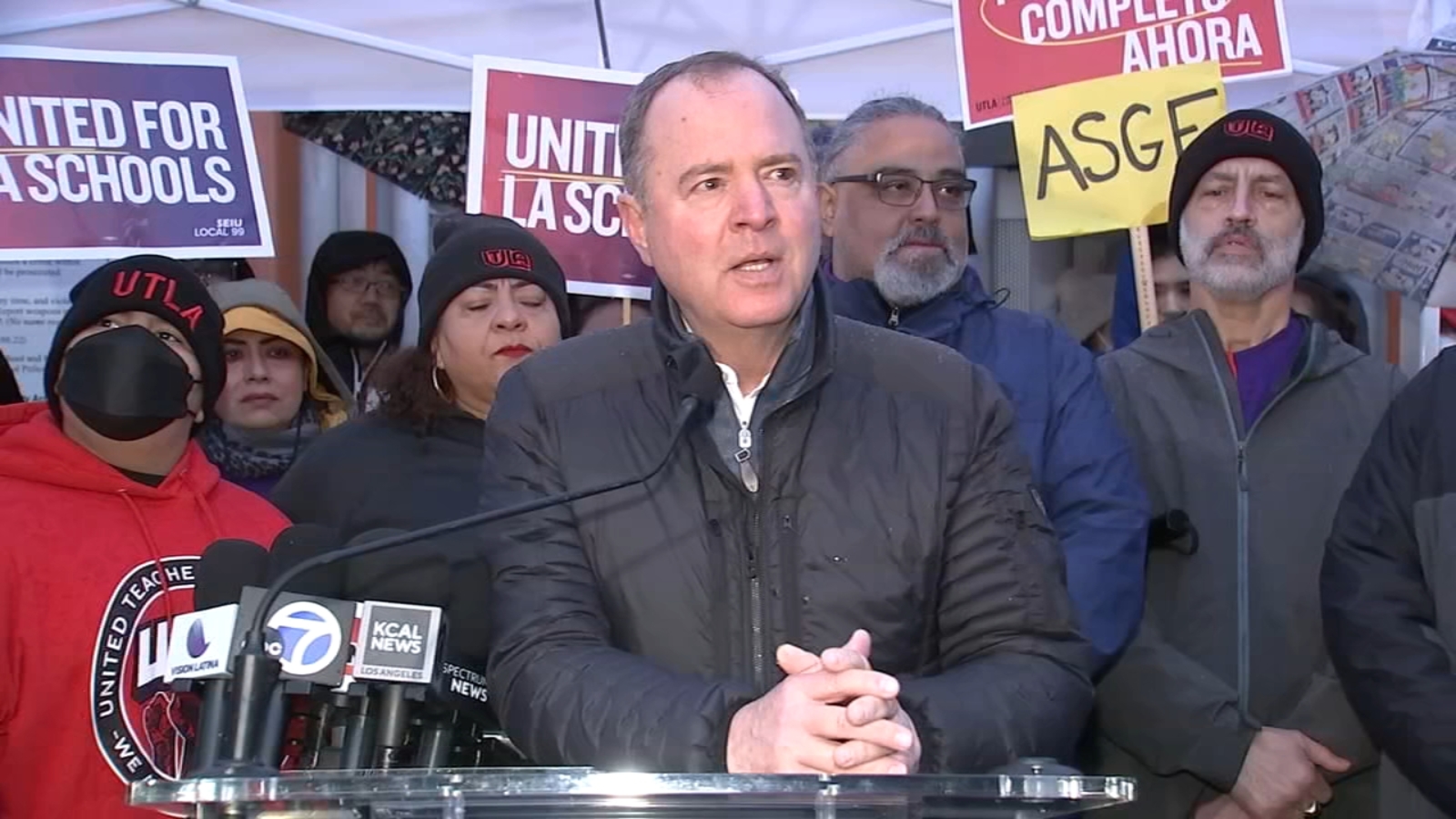 LA School Workers Demand Fair Wages, Shut Down Schools in Strike