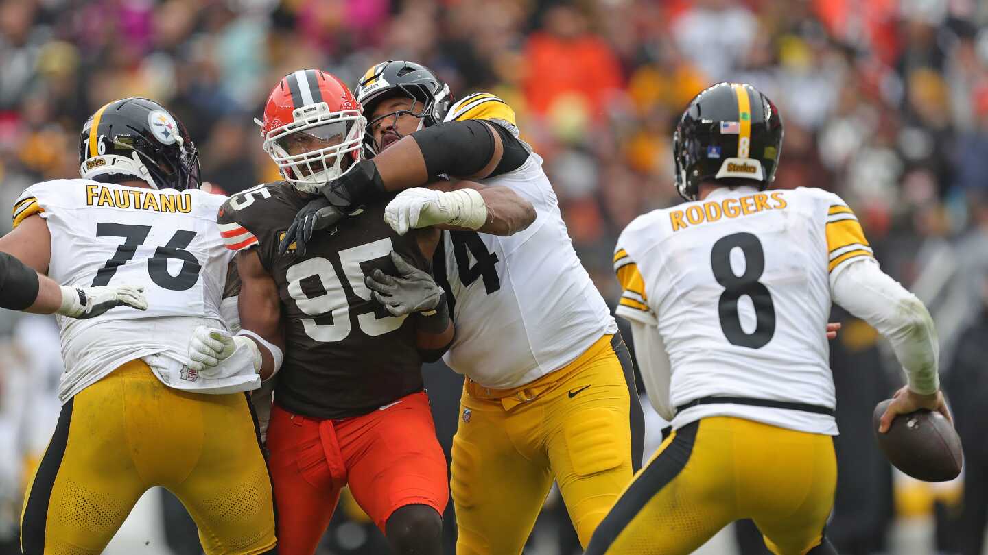 Featured image for Myles Garrett Focuses on Sack Record Amid Steelers' Priorities