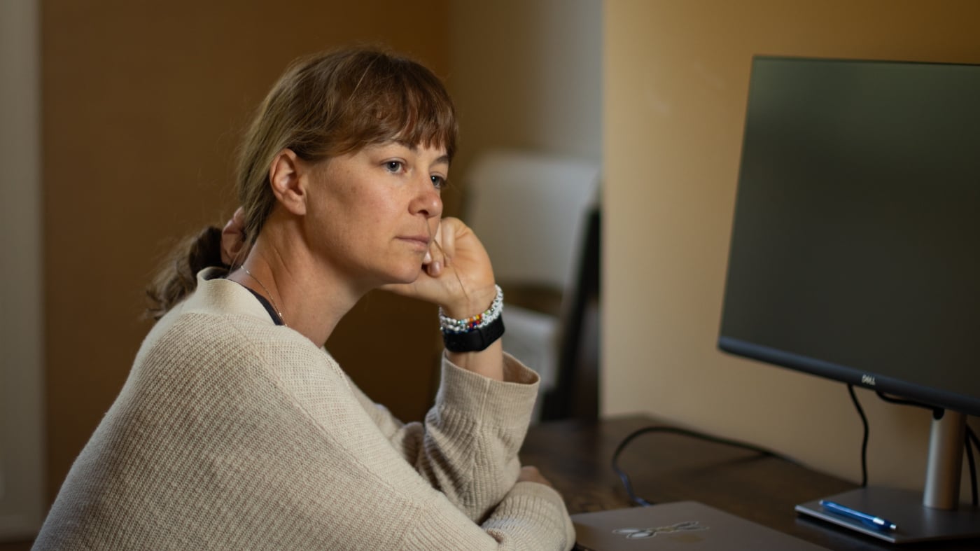 Featured image for Federal Workers Remain Unfazed by Shutdown Threats and Layoff Concerns