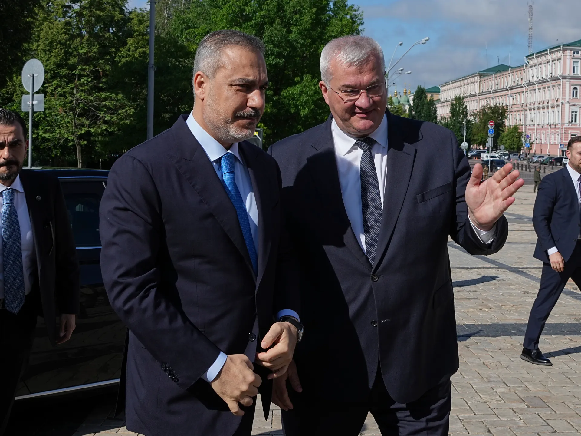 Ukraine Calls for Clarity as Russia Stalls Peace Talks