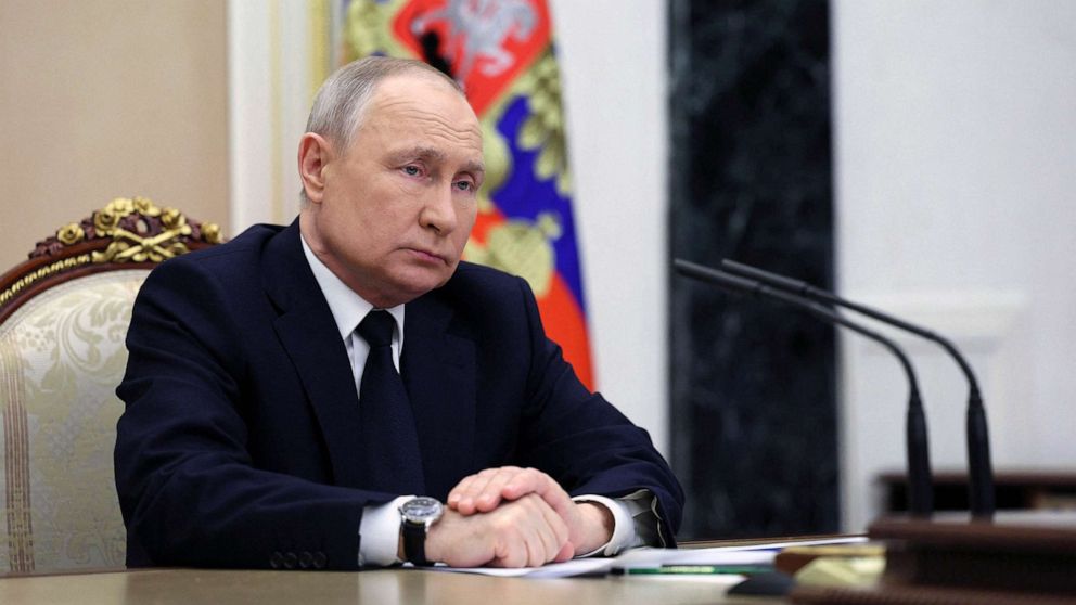 "Putin's plan to move nukes to Belarus raises concerns in Ukraine and US"