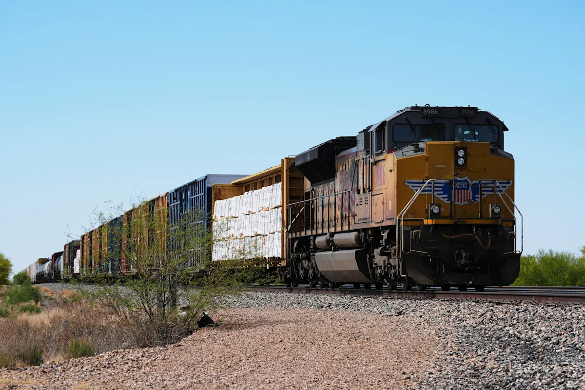 Featured image for Union Pacific Profits Rise 7% Amid Norfolk Southern Merger Talks