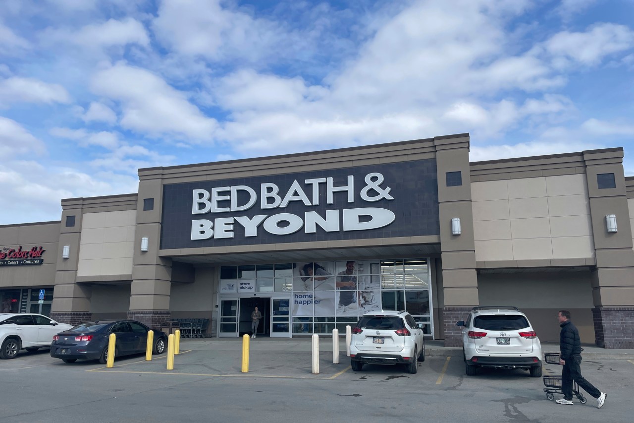 Featured image for "Retail Woes: Bankruptcies and Store Closures, Including Bed Bath & Beyond"