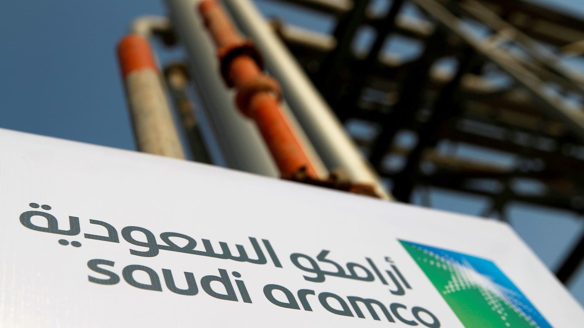 Featured image for Saudi Aramco's Q3 Profit Drops 23% Amidst Declining Oil Prices and Production