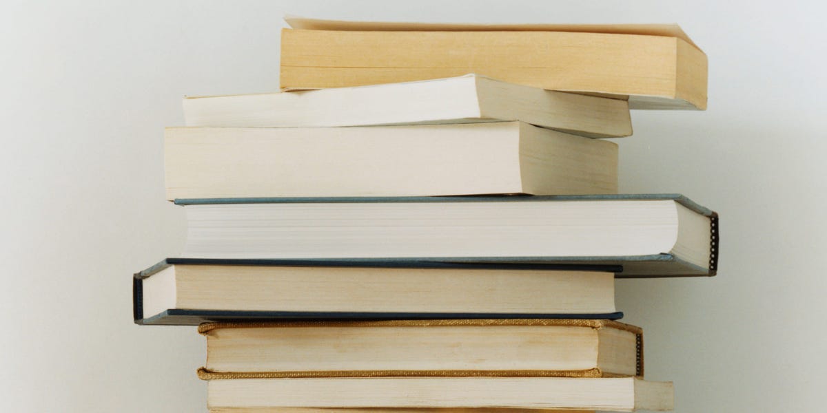 "Mastering Generative AI: Essential Book Recommendations"