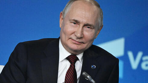 "Putin's Calculated Gains: Exploiting Israel-Hamas War for Political and Economic Advantage"