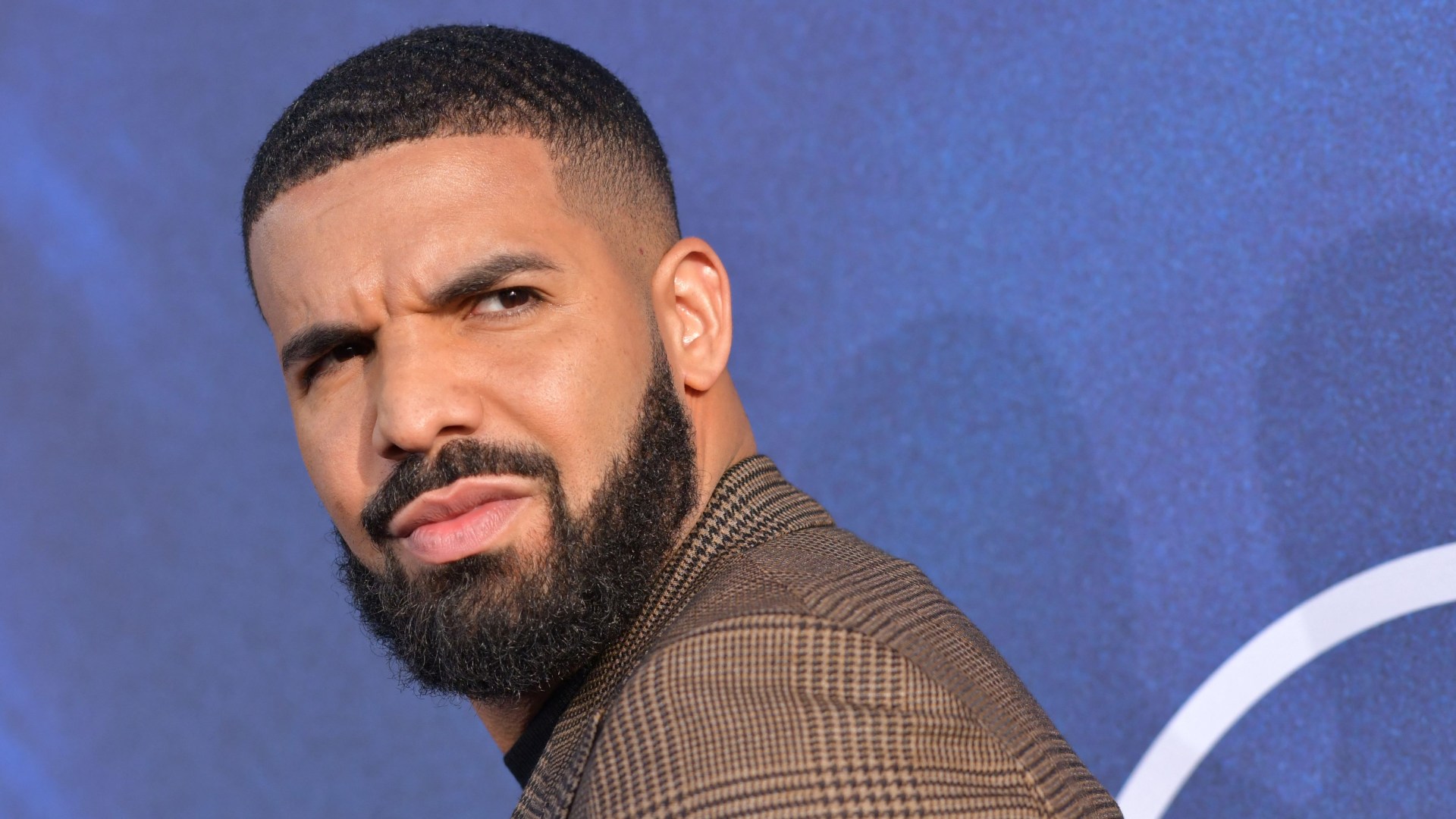 Featured image for Drake's Health Scare Prompts Music Hiatus