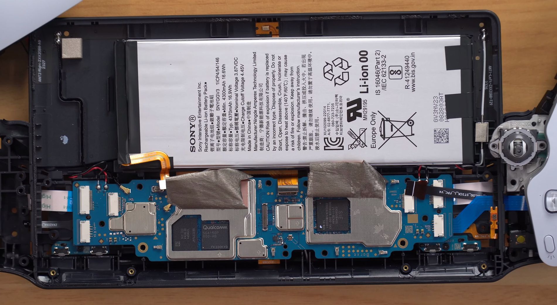 Featured image for Inside the Sony PlayStation Portal: Unveiling the Qualcomm SG4150P Chip and 16.6 Wh Battery