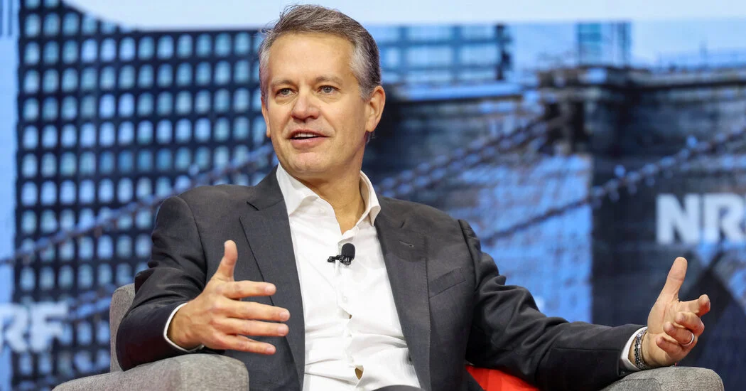 Walmart Sees Continued Growth Under New CEO as Shoppers Stretch Budgets