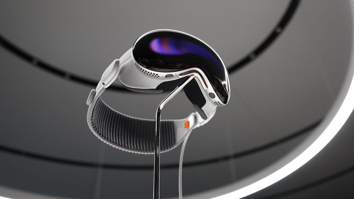 Featured image for Developers Can Now Build for Apple's Vision Pro with VisionOS Access.