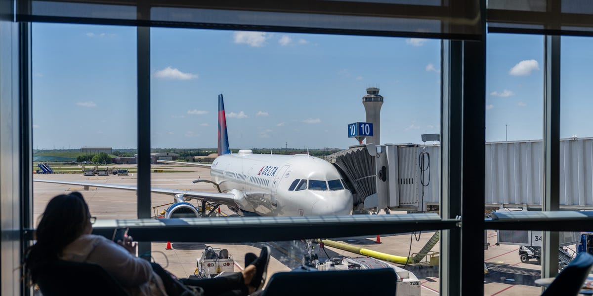 Featured image for TikToker's Viral Commute: Flying to Work in NJ Cheaper Than Renting in SC.