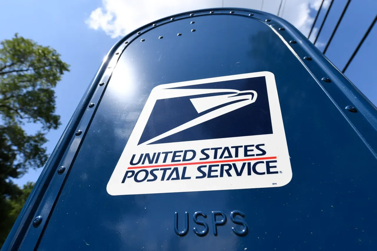 USPS mail carriers in Chicago targeted by armed robbers, police issue warning.