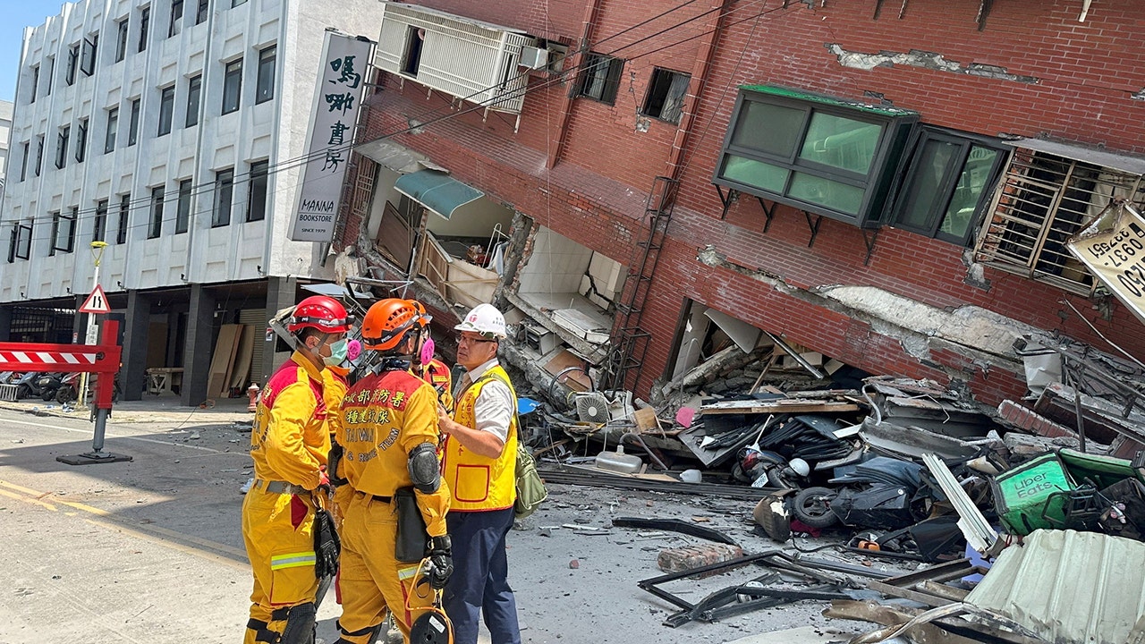 "Taiwan Earthquake: Stranded Victims Await Rescue as Steel Sphere Saves Taipei Tower"