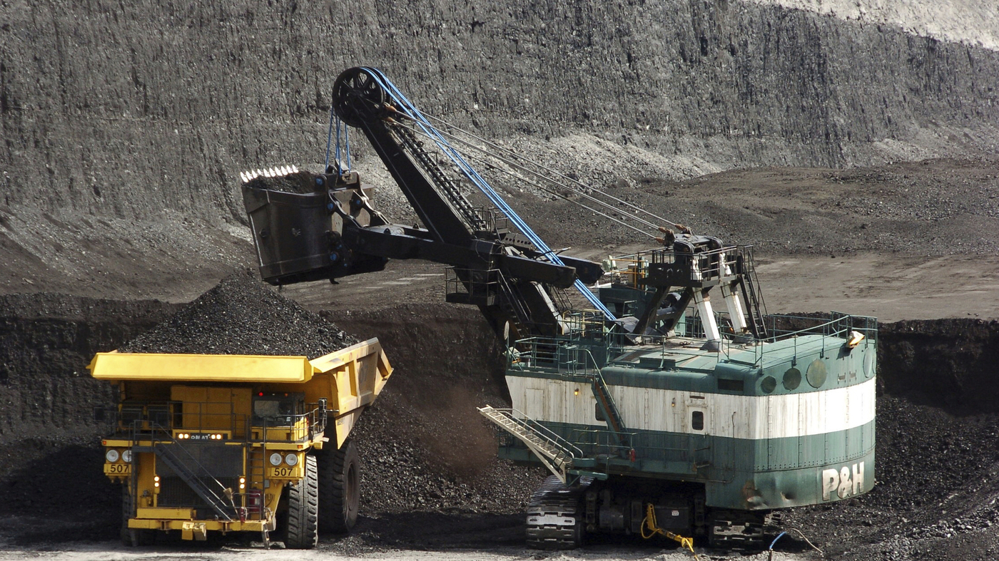 Featured image for "Federal Appeals Court Overturns Obama-Era Coal Leasing Moratorium"