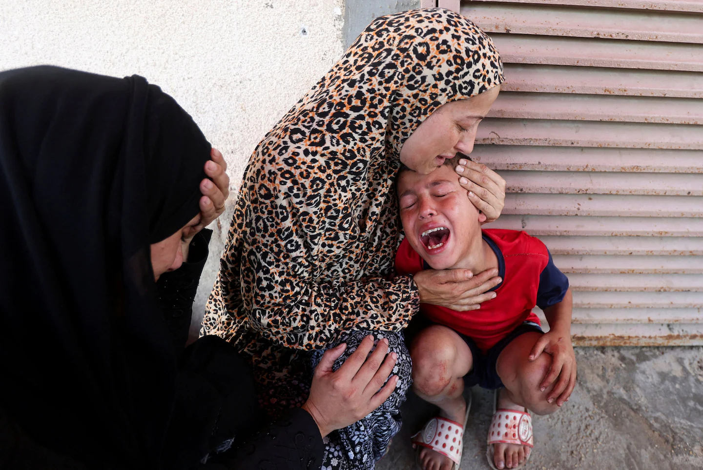 Featured image for Escalating Gaza Conflict: Civilian Casualties and Regional Tensions