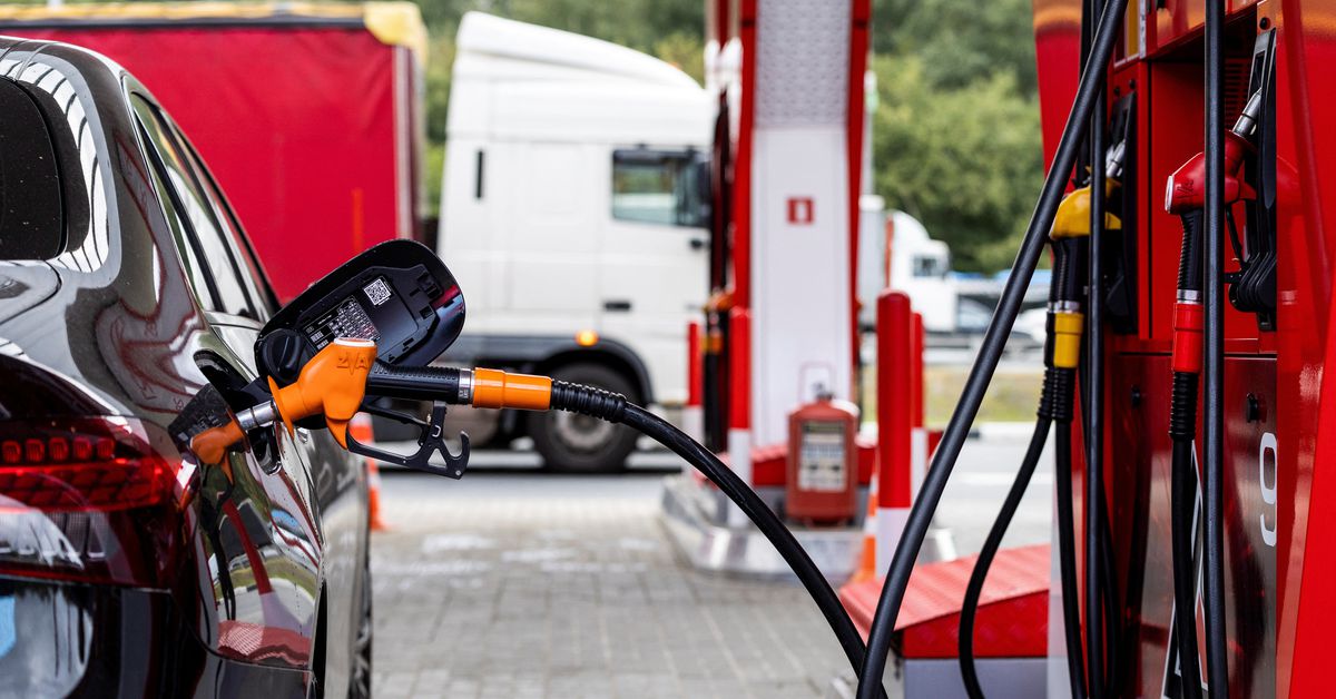 Featured image for Russia Implements Temporary Fuel Export Ban to Address Shortages and Stabilize Domestic Prices