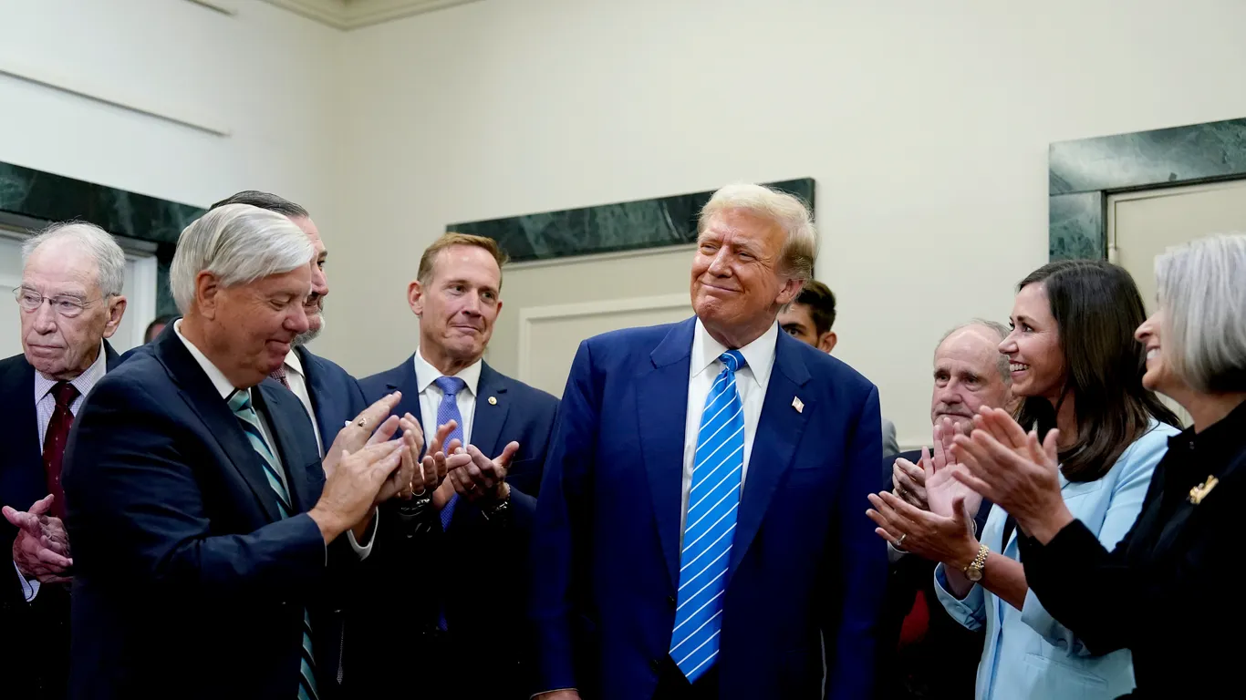 Trump's Shift: Backing Ukraine's Victory and Tough NATO Stance