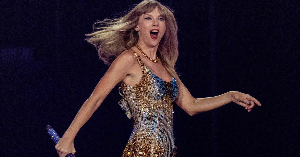 "Harvard University Introduces Taylor Swift Course Exploring Music, Race, and 'White Americanness'"