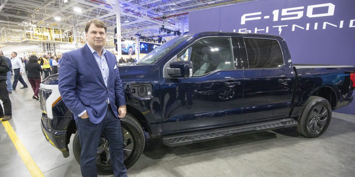 Featured image for Ford Halts F-150 Lightning Shipments Over Quality Issue