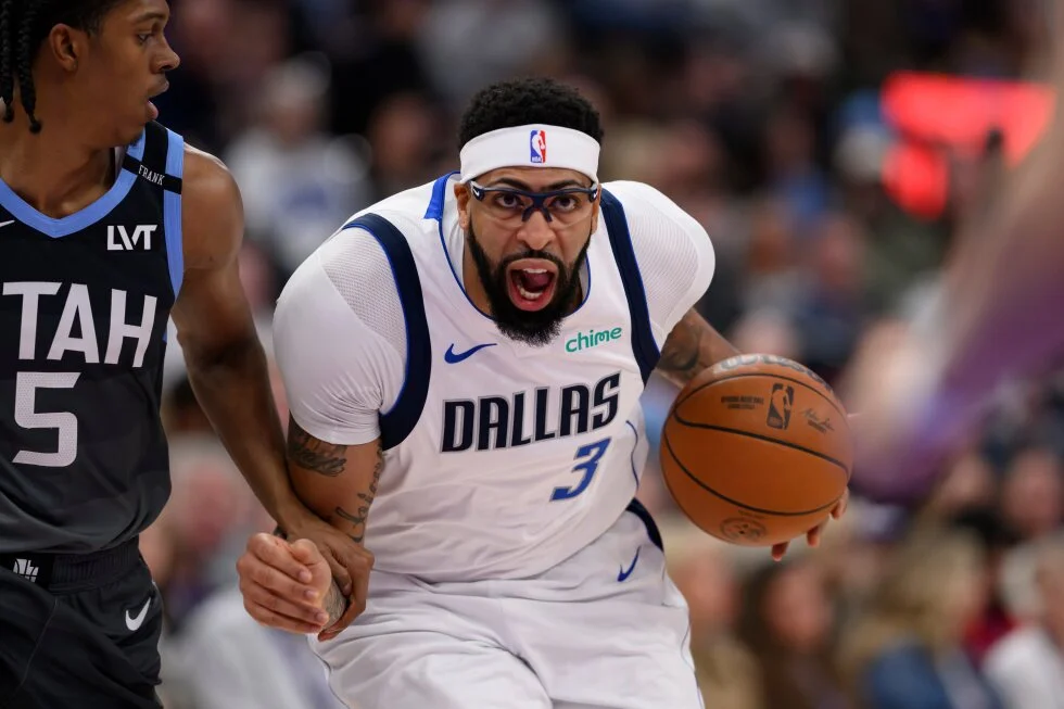 Wizards land Anthony Davis from Mavericks in eight-player swap
